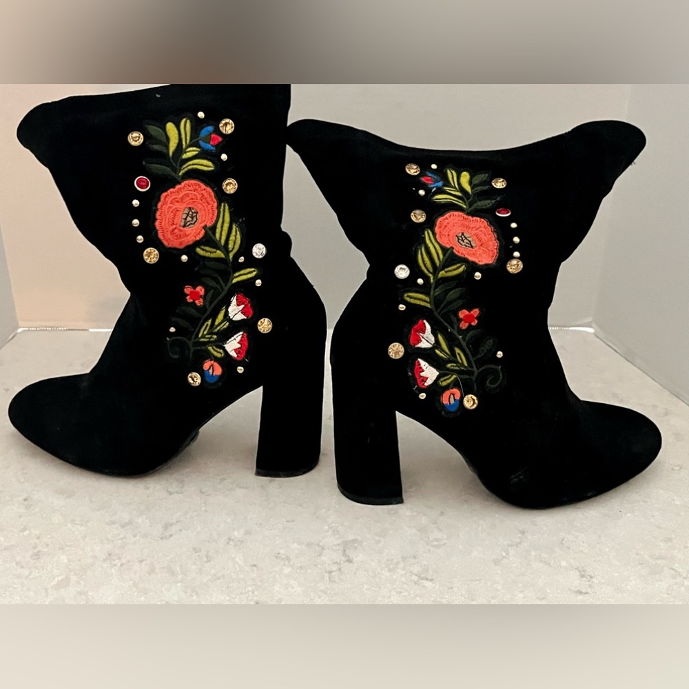 PRIMADONNA (Desigual?) WOMENS BLACK EMBROIDERED BOOTIES, size 38 euro, 7.5/US